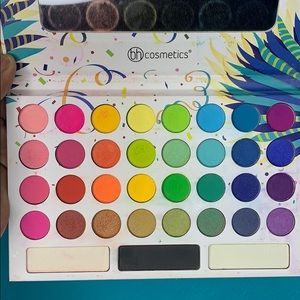 Take Me Back To Brazil 35 Color Pigment Palette